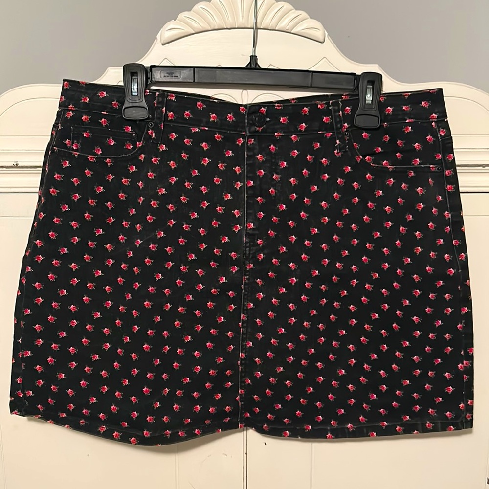 Black Floral Print Denim Skirt:: Plus Size